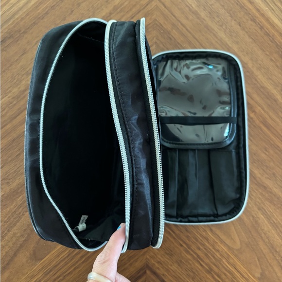 Kestrel | Dual pocket travel makeup bag in black - Picture 3 of 6